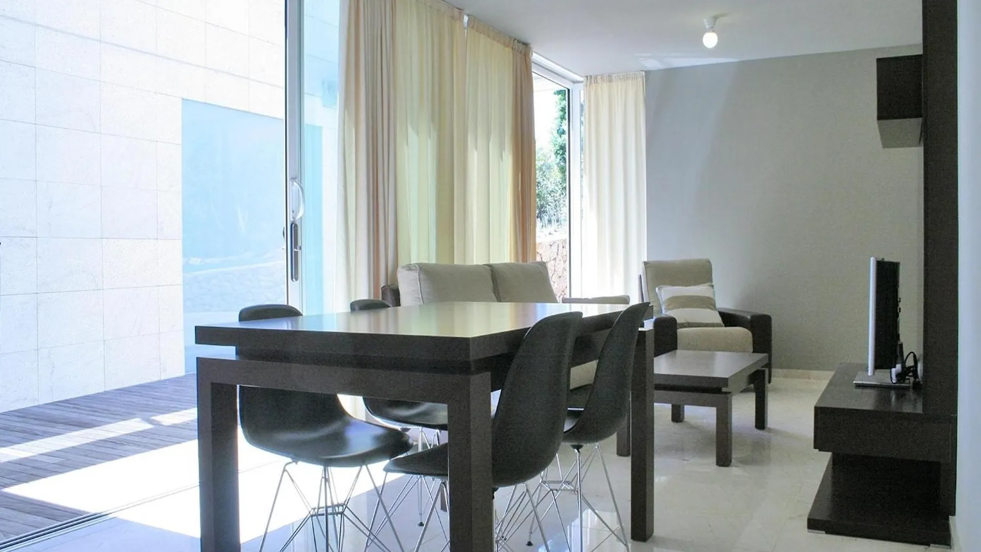 Apartment Facing The Pool L' Escala Spain