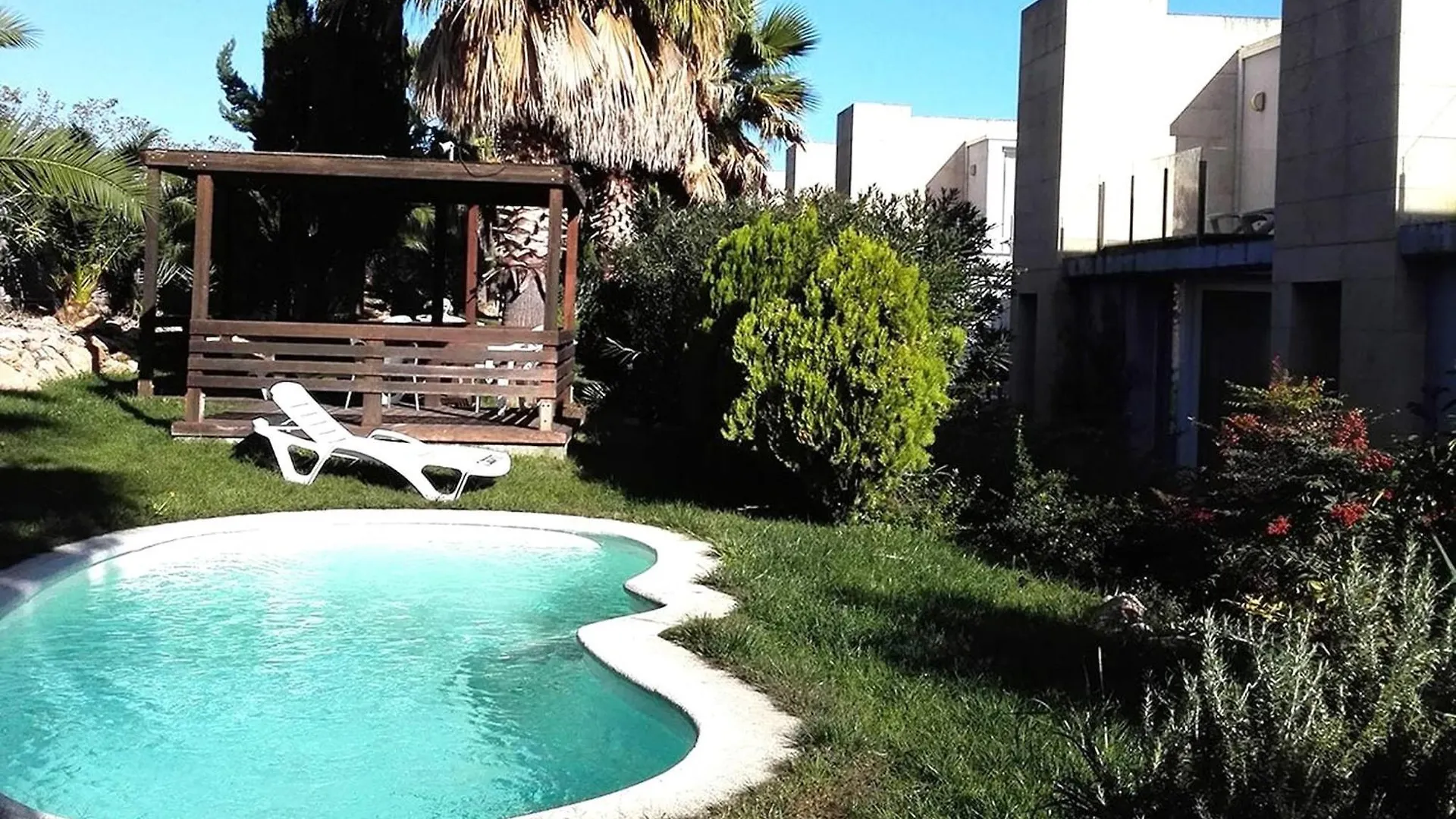 Apartment Facing The Pool L' Escala  L'Escala